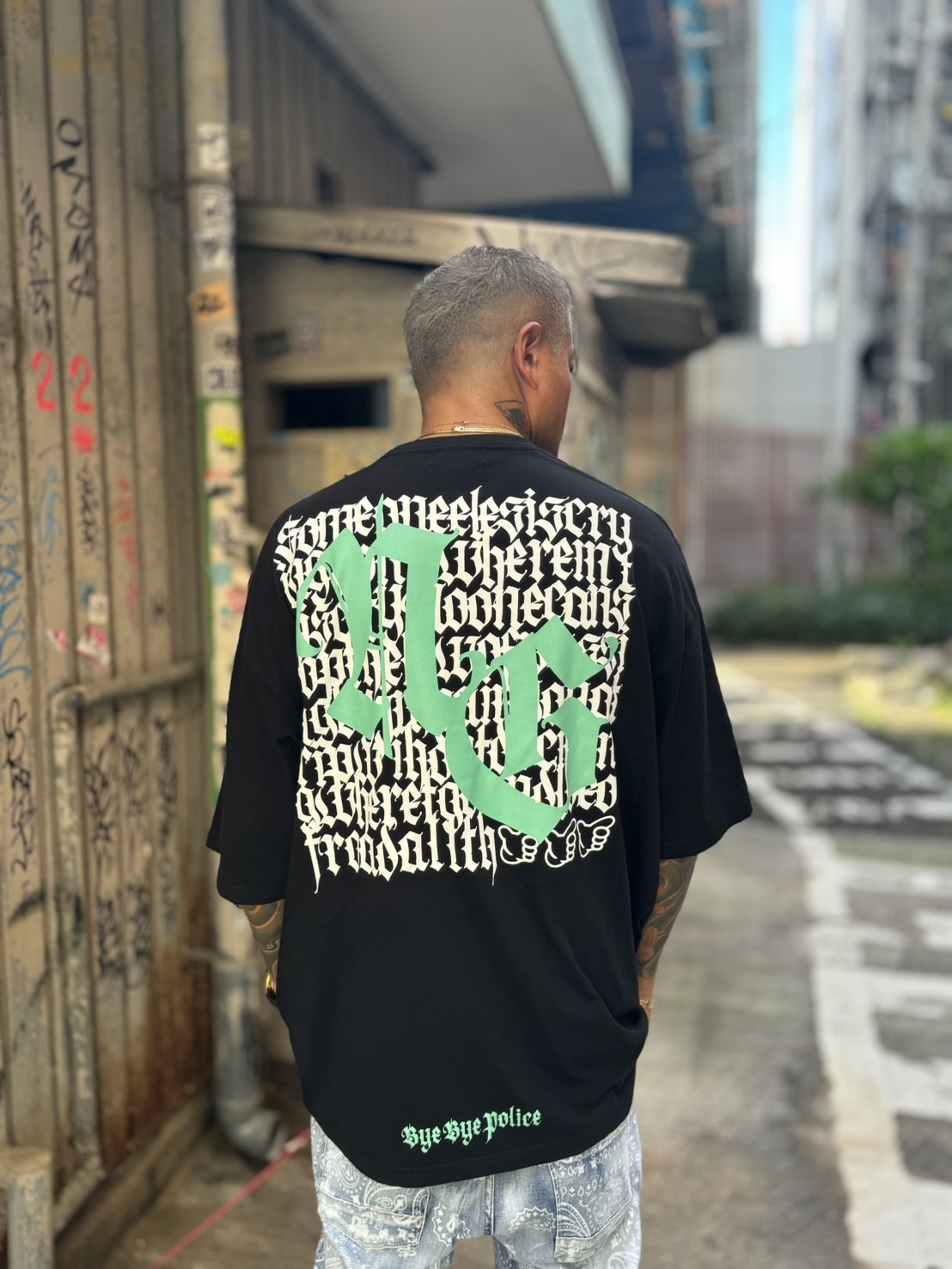 Tシャツ 英字（白, 黒）